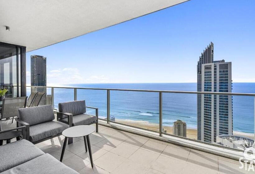 شقة 4 غرف, Circle On Cavill   Apartment Stay Private