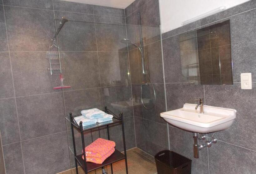 标准三人间, B&b De Linde