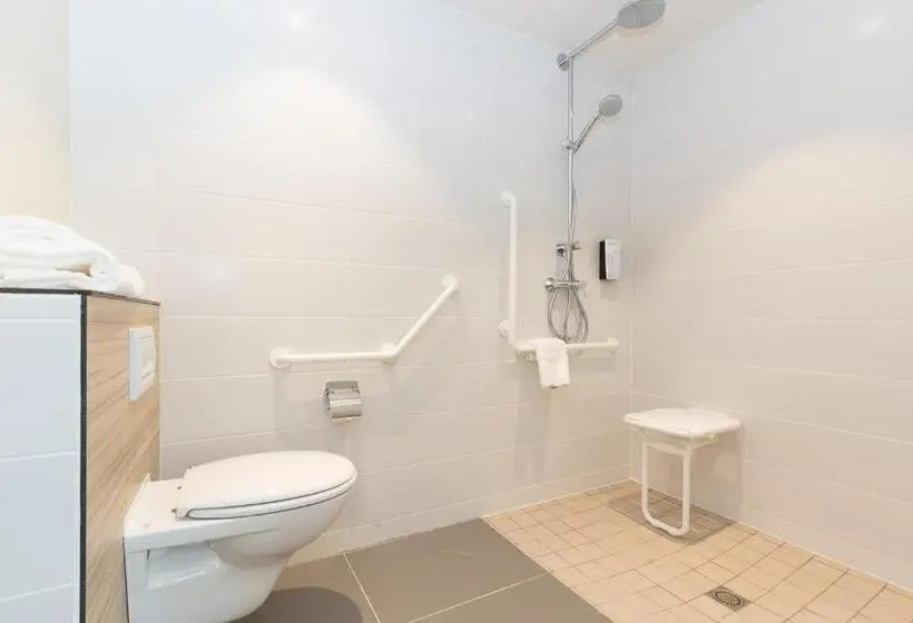 スタンダード4人部屋, Campanile Metz Centre Gare