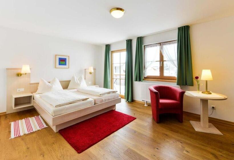 Номер Стандарт Трехместный, Landhotel Und Gasthof Kirchberger