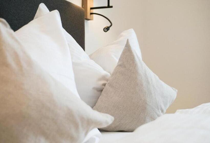 Люкс с Балконом, Landhotel Und Gasthof Kirchberger