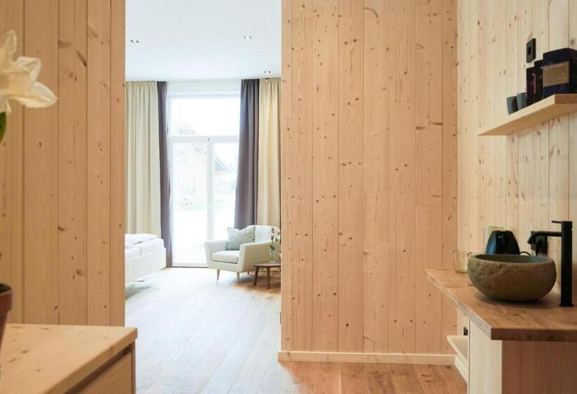 Люкс с Балконом, Landhotel Und Gasthof Kirchberger