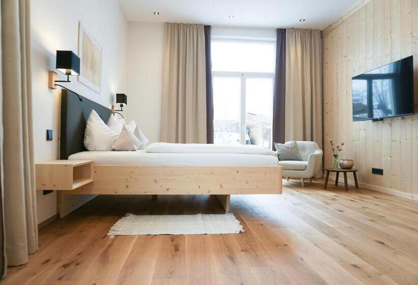 Люкс с Балконом, Landhotel Und Gasthof Kirchberger