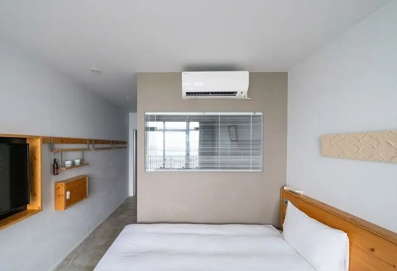 Habitació Estàndard, Locus