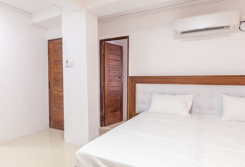 Номер Deluxe, Metro Port City