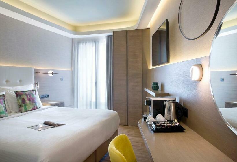 Классический Номер с Видом, Wyndham Athens Residence