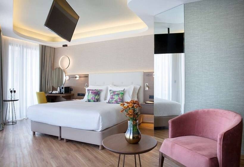 주니어 스위트 도시 전망, Wyndham Athens Residence