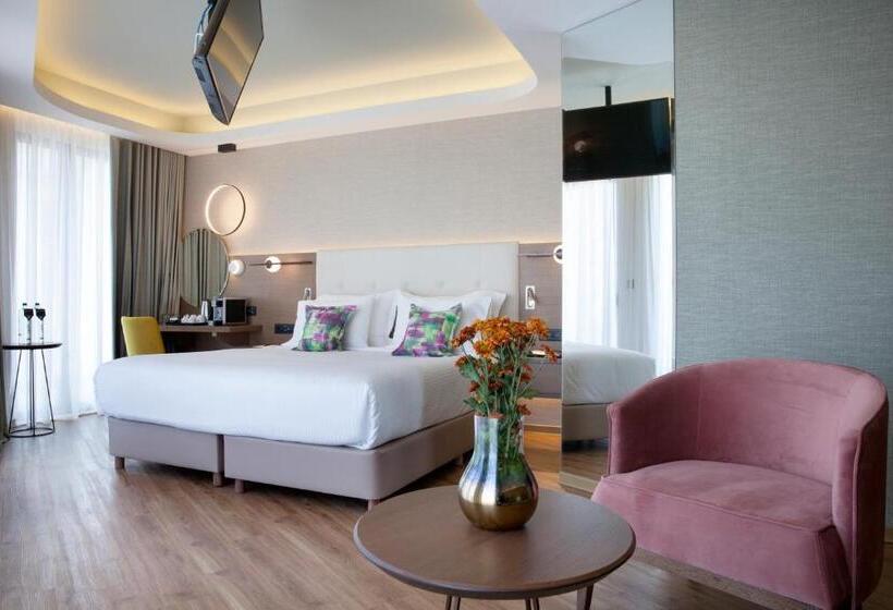 Полулюкс Вид на Город, Wyndham Athens Residence