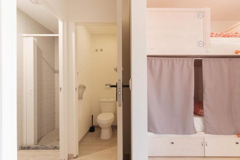 Кровать в Общей Комнате, WOT Ericeira Surf Hostel