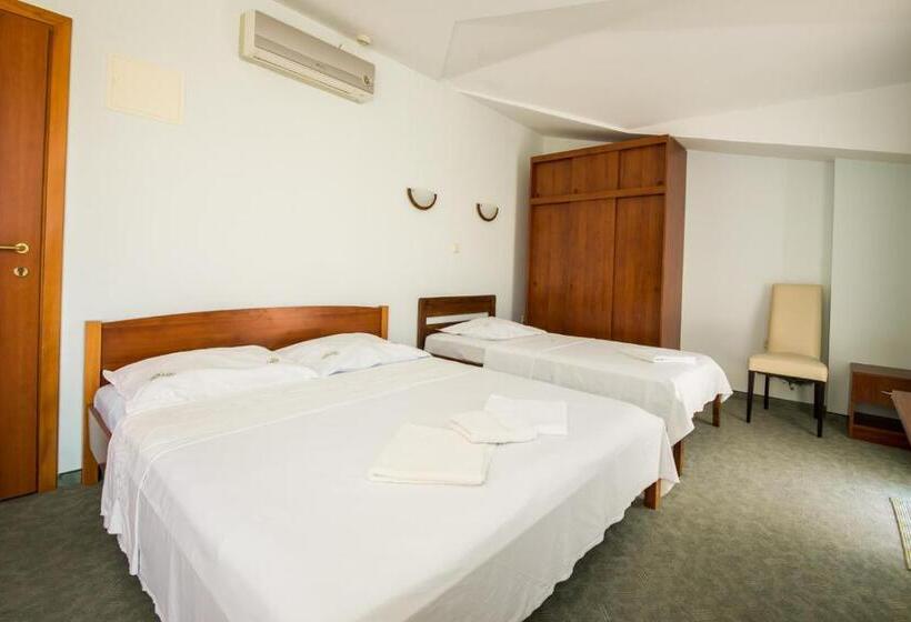 חדר סטנדרט לארבעה, Bed And Breakfast Helena