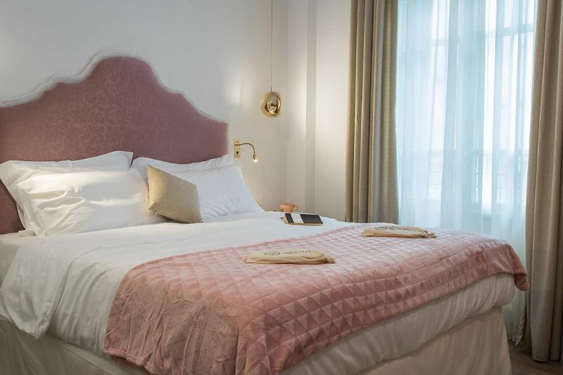 غرفة تنفيذية, Bahar Boutique