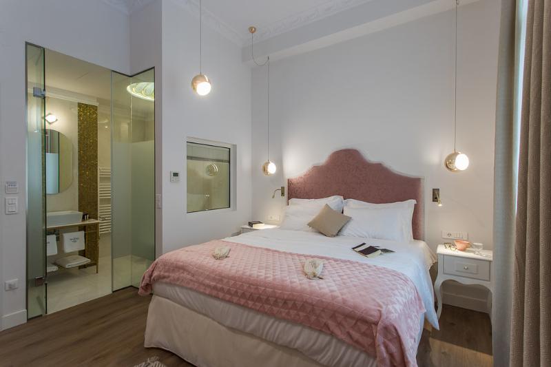 غرفة تنفيذية, Bahar Boutique