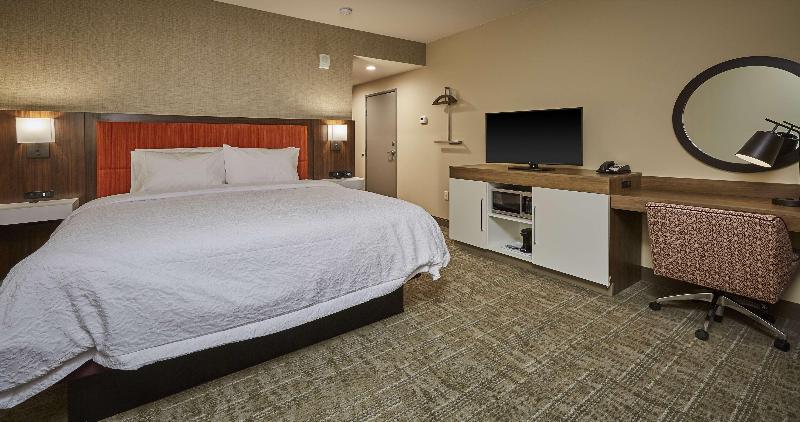غرفة قياسية سرير كينج, Hampton Inn & Suites Roseburg