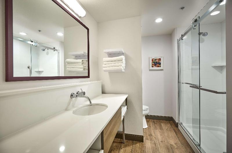 غرفة قياسية سرير كينج, Hampton Inn & Suites Roseburg