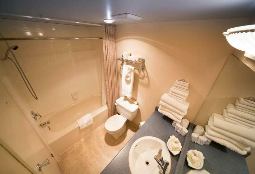 חדר סטנדרט נוף לים, Sidney Waterfront Inn & Suites