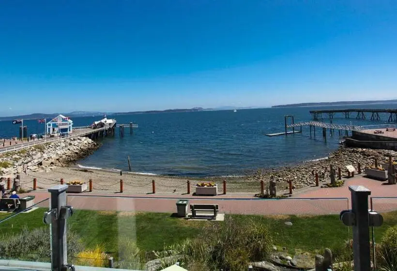 キングサイズベッドのデラックススイート, Sidney Waterfront Inn & Suites