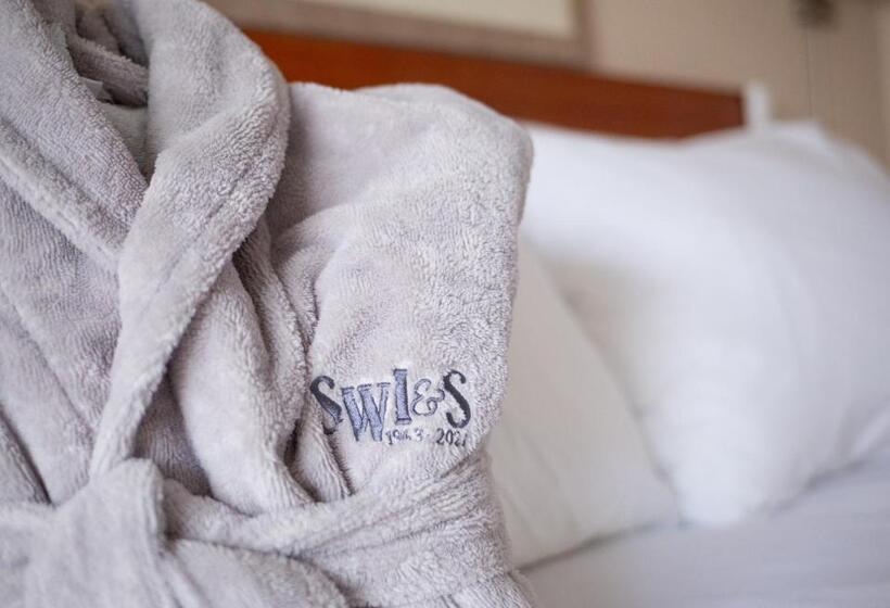 디럭스 스위트 킹 침대, Sidney Waterfront Inn & Suites
