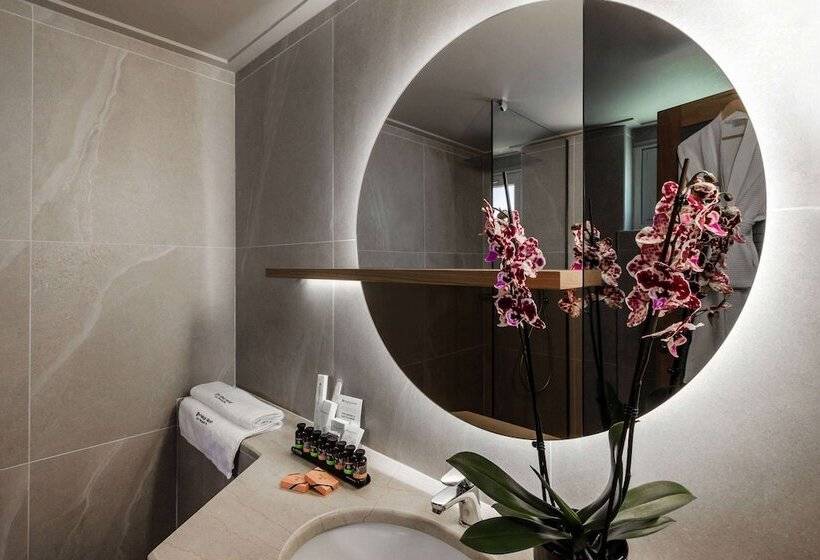 جناح جونيور مطلّ علي البحر, Mirabello Bay Luxury Resort