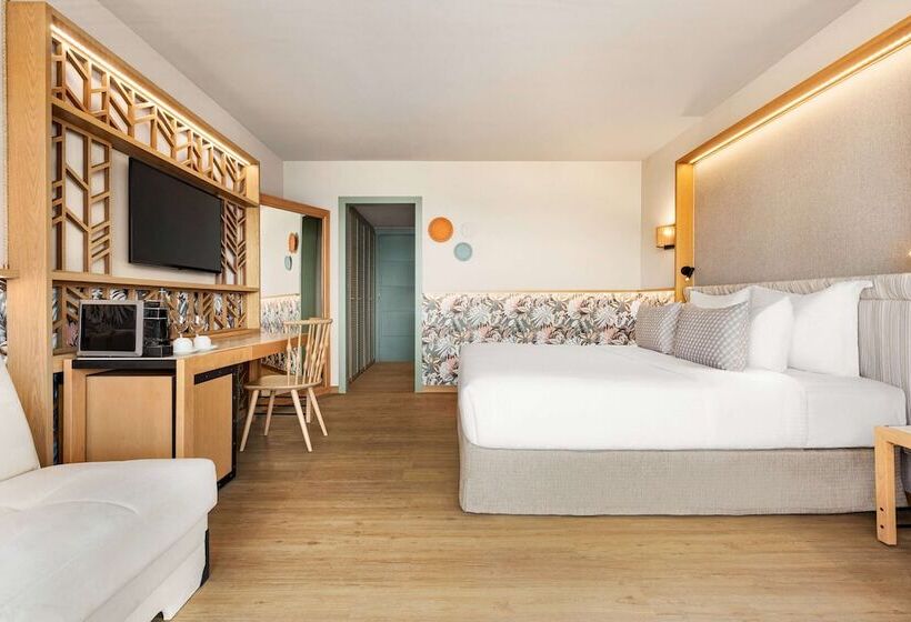 جناح جونيور مطلّ علي البحر, Mirabello Bay Luxury Resort