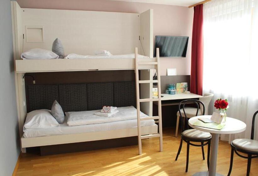 غرفة قياسية رباعية, Jufa Hotel Königswinter/bonn