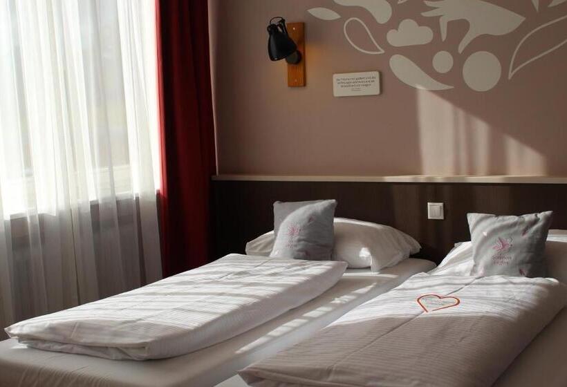 غرفة قياسية رباعية, Jufa Hotel Königswinter/bonn