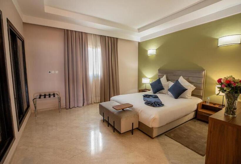 2 Bedroom Apartment with Views