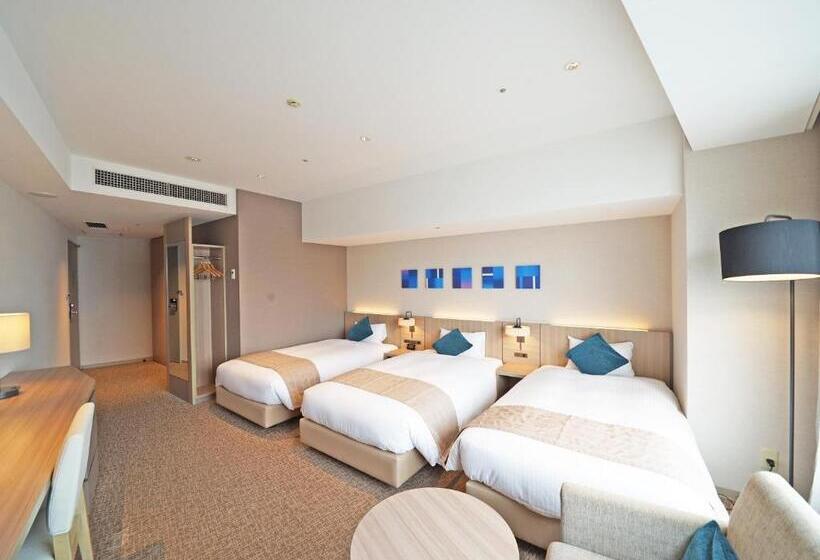חדר סטנדרט לשלושה, The Square Hotel Yokohama Minatomirai