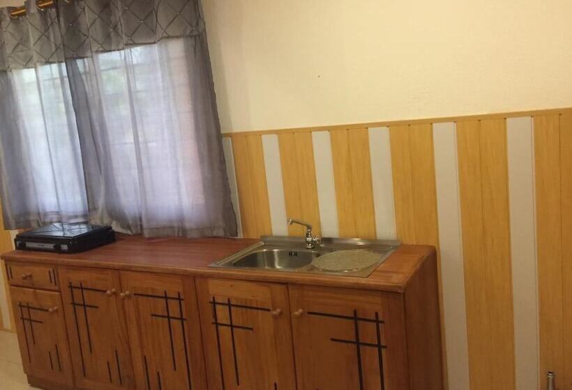 سوییت, Hans Cottage Botel