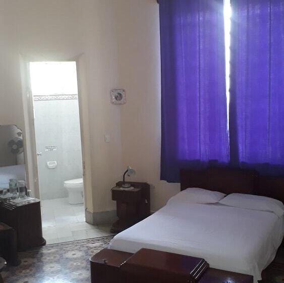 غرفة عائلية, La Casa Del Turix