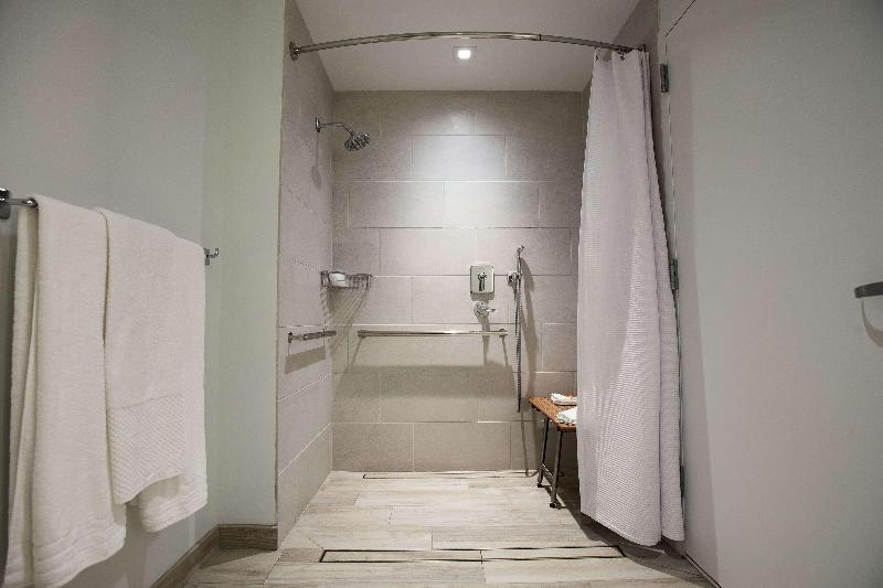 Номер Стандарт с Террасой, Canopy By Hilton Dallas Uptown