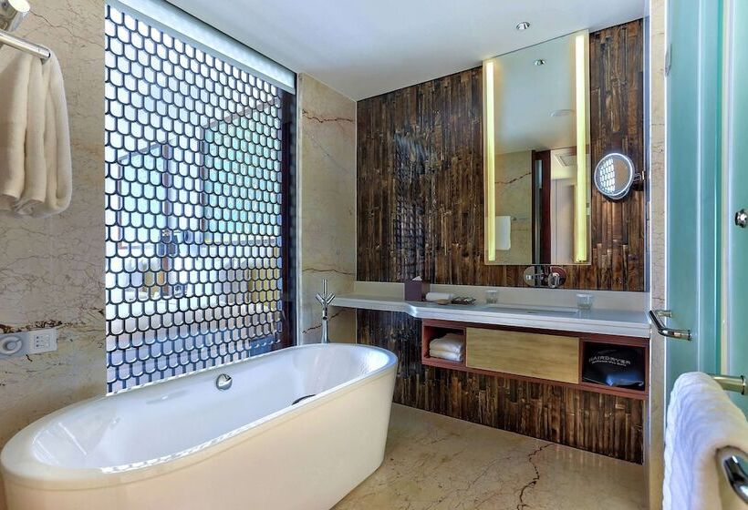 اتاق اجرایی با چشمانداز دریا, Hilton Da Nang