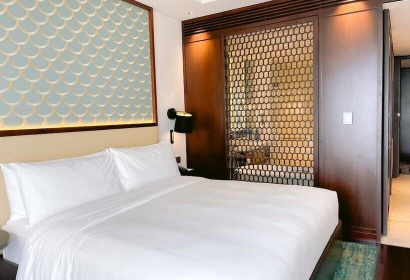 اتاق اجرایی با چشمانداز دریا, Hilton Da Nang