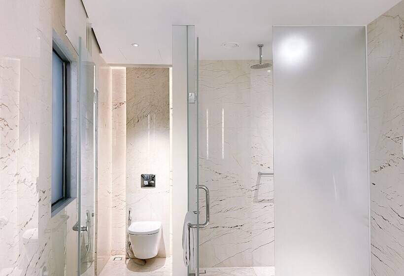 سوئیت با چشمانداز رودخانه, Hilton Da Nang