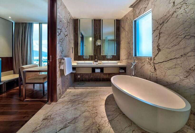 سوئیت ریاست جمهوری 2 خوابه, Hilton Da Nang
