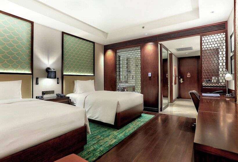 اتاق استاندارد با چشمانداز رودخانه, Hilton Da Nang