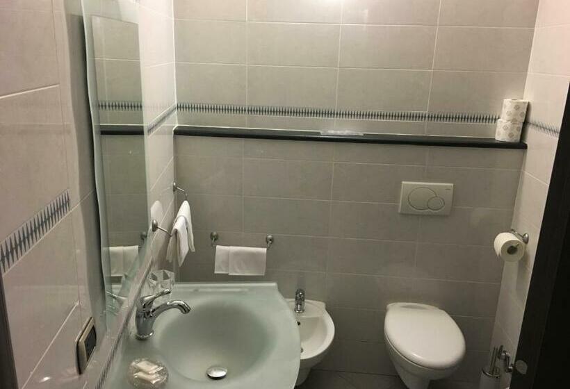 スタンダードルーム, Le Divine Reception Via Xxv Aprile 5