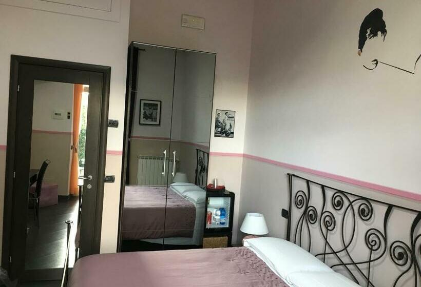 スタンダードルーム, Le Divine Reception Via Xxv Aprile 5