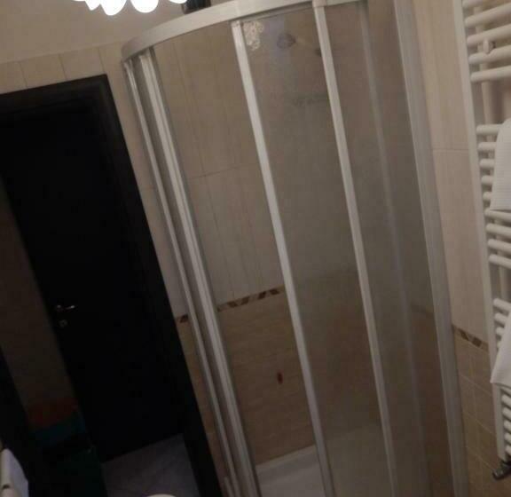 スタンダードトリプルルーム, Le Divine Reception Via Xxv Aprile 5