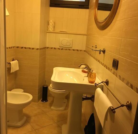 スタンダードトリプルルーム, Le Divine Reception Via Xxv Aprile 5