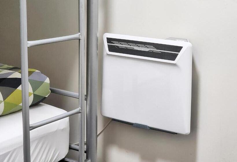 スタンダードルーム、2段ベッド共用バスルーム, Newton Lodge Auckland