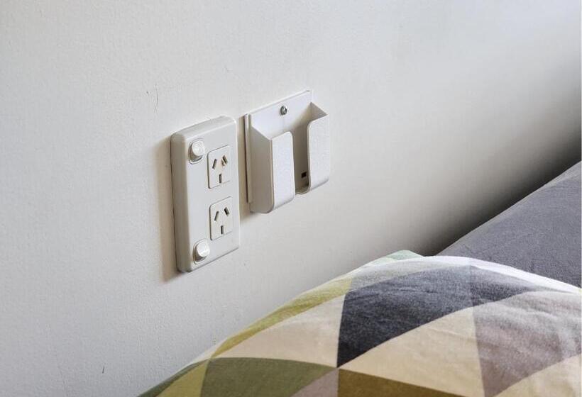 ルームシェアのワンベッド, Newton Lodge Auckland