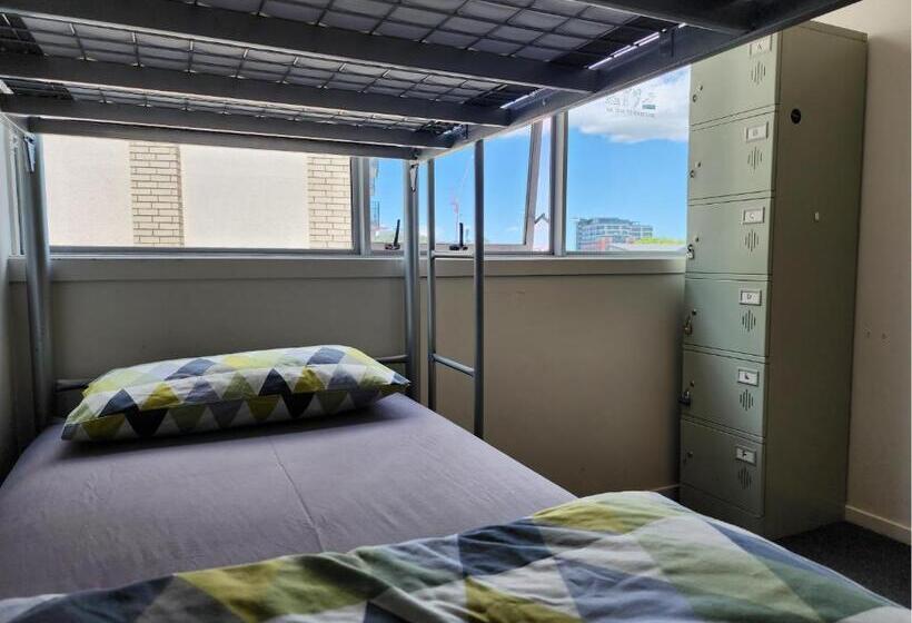 تختخواب در اتاق مشترک, Newton Lodge Auckland