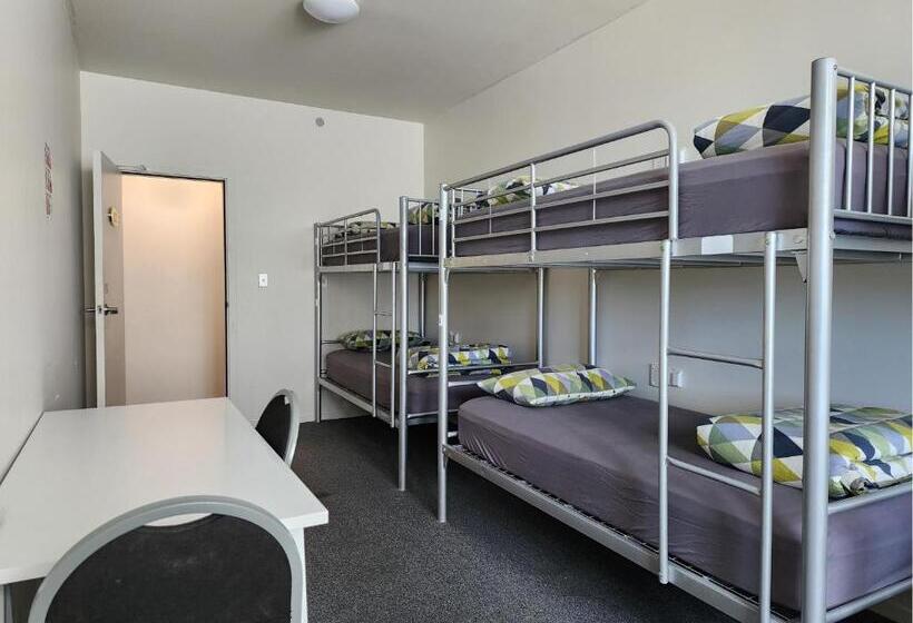 ルームシェアのワンベッド, Newton Lodge Auckland