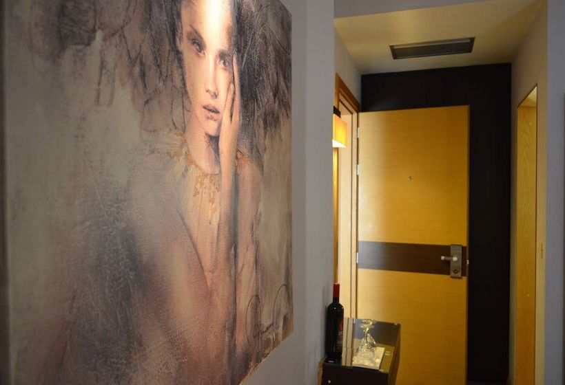 스탠다드 트리플 룸, Palladion Boutique