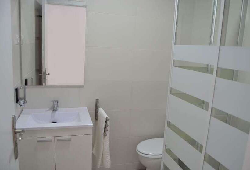 اتاق استاندارد یک نفره, Solroom