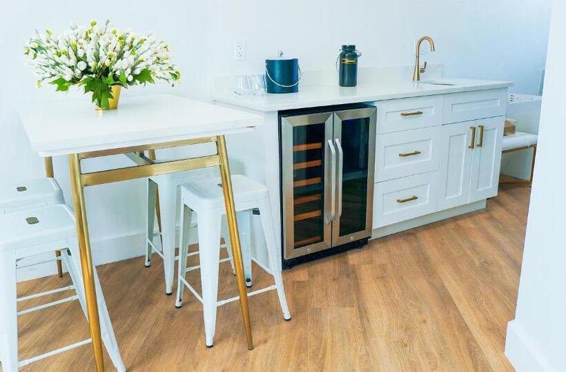 جناح سرير كينج, Ivory Sands Beach Suites