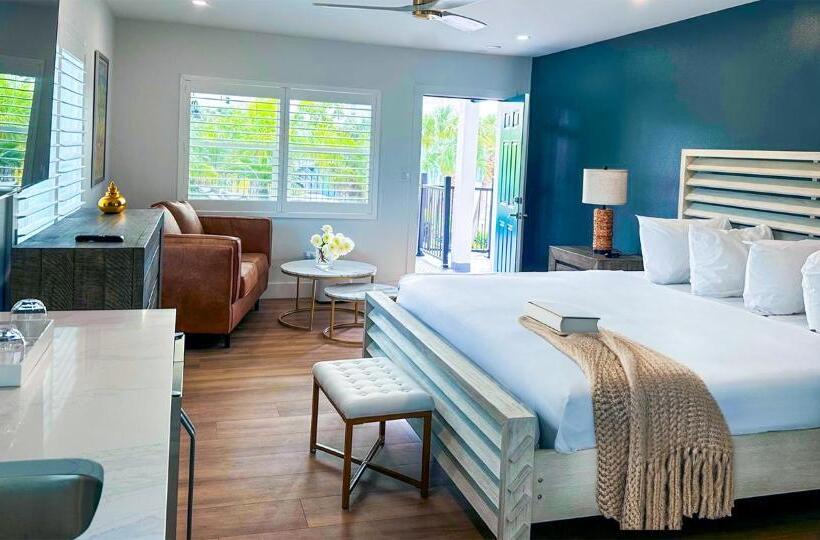 جناح مزود بجاكوزى, Ivory Sands Beach Suites