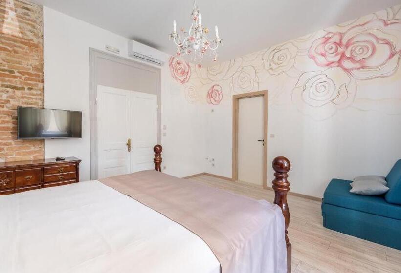 חדר סופריור, Pietra Rossa