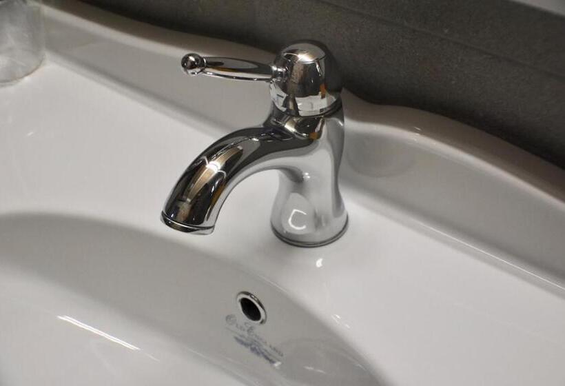 חדר דלוקס נוף לעיר, Pietra Rossa