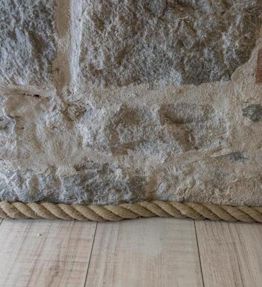 חדר דלוקס נוף לעיר, Pietra Rossa